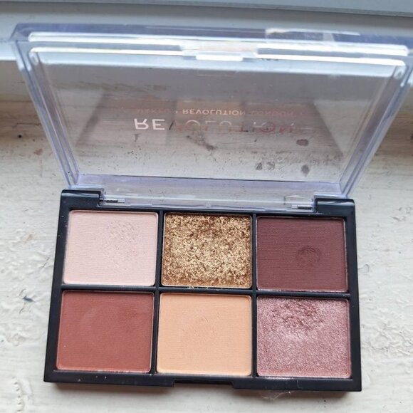 🌹 Makeup Revolution Mini Reloaded “Velvet Rose” Palette – Used Twice 🌹 - Picture 1 of 3